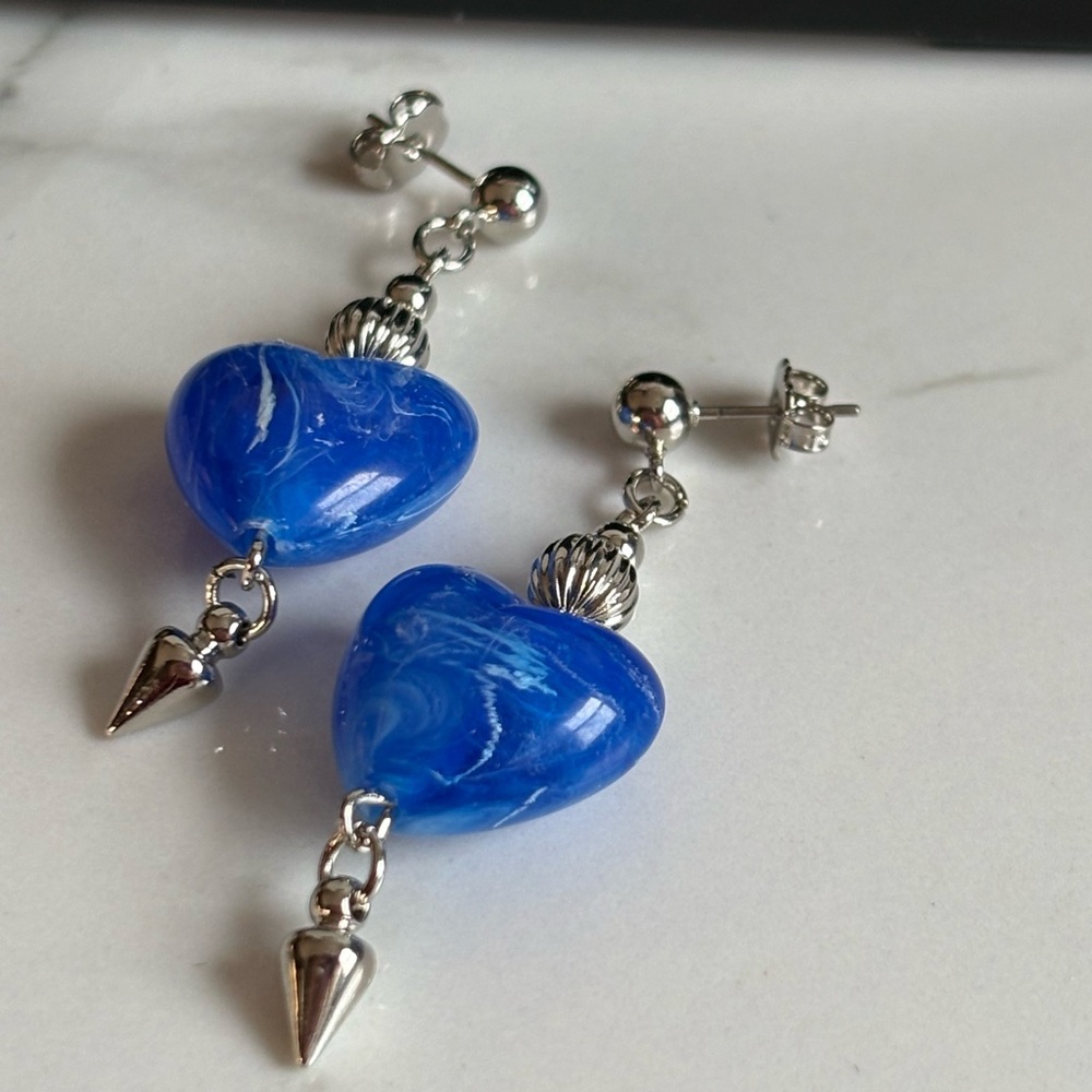 Vintage Avon Blue Lucite Heart Drop Earrings Silver Tone 1.75” NIB